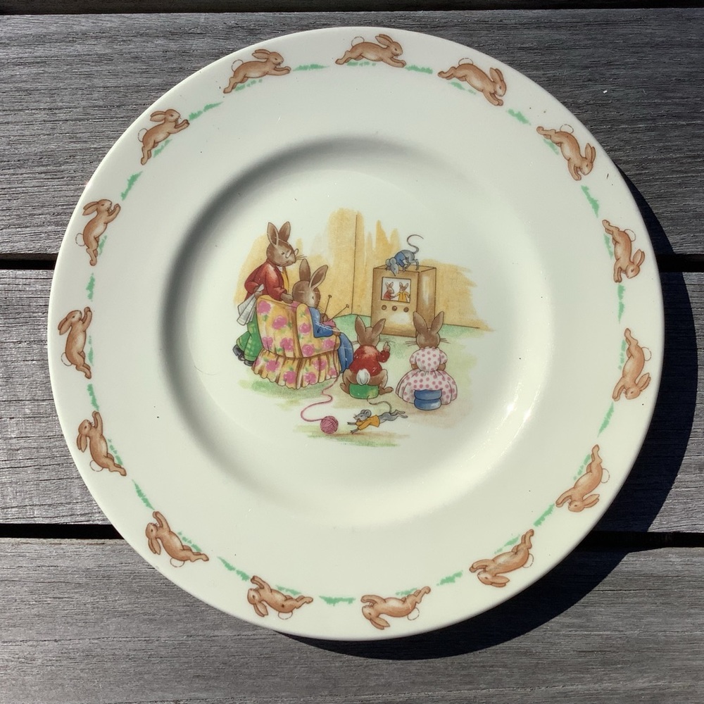 ROYAL DAULTON, CHINA CHILDREN’S PLATE. BUNNYKINS. NEW. UNUSED. 8” ROUND